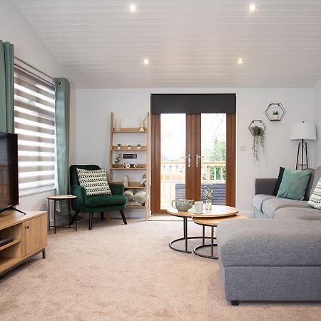 3 Bedroom Lodge With Hot Tub York Exterior photo